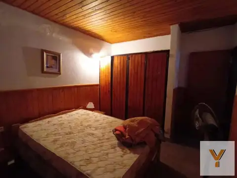 Casa 6 ambientes con 2 baños