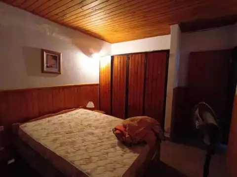Casa 6 ambientes con 2 baños