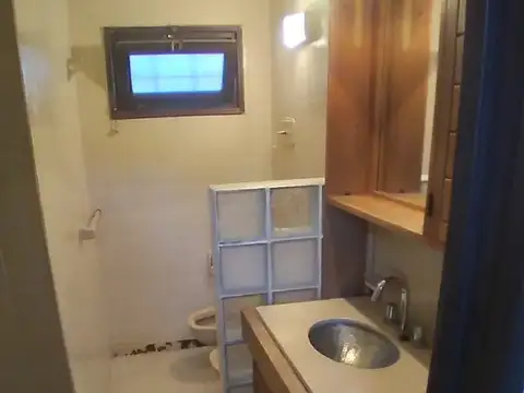 Casa en Venta, Villa Gesell, Zona Centro.-