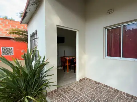Casa 2 ambientes con 1 baño