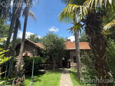 Casa 5 ambientes con 2 baños