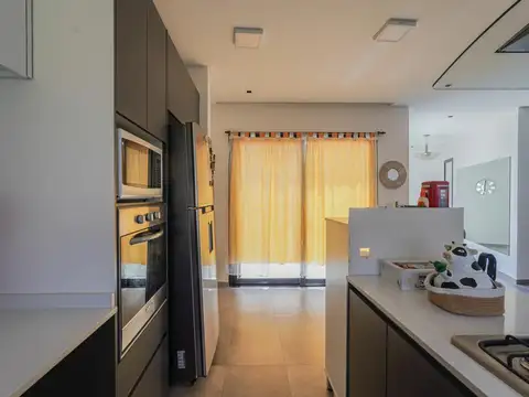Casa en Venta en Pilar del Este - Santa Emilia, USD 170.000