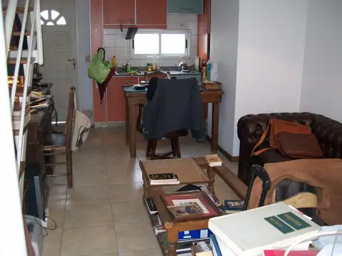 PH 2 AMB. EN DUPLEX AL FRENTE - EXCELENTE 