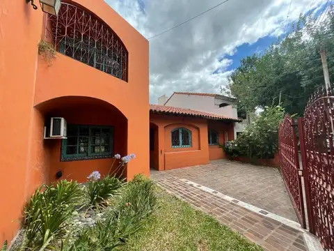 Casa en Barrio Dálmine, Campana