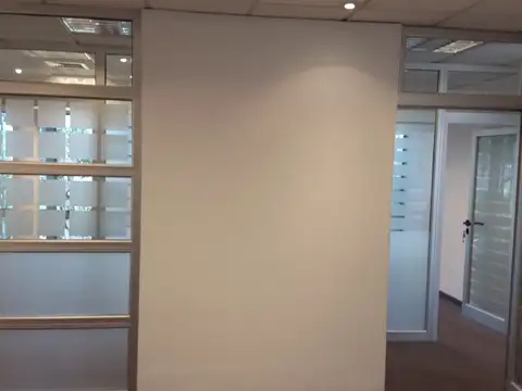 Av Del Libertador 15600, Piso 1