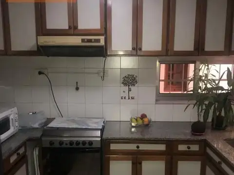 Casa 5 Amb 229 m² Cub. c/ garage - Lote 10 x 21.49 - S.Justo (Ctro)