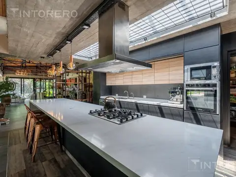 Casa en Venta en Barrio Parque Leloir, USD 1.195.000
