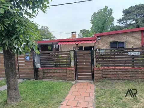 Casa en venta c/ cochera en Piriápolis