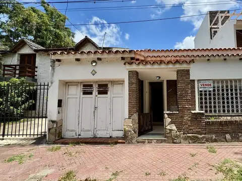 Casa de 2 dormitorios en venta en Alberdi