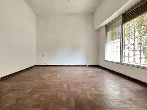 Casa 5 ambientes con 1 baño