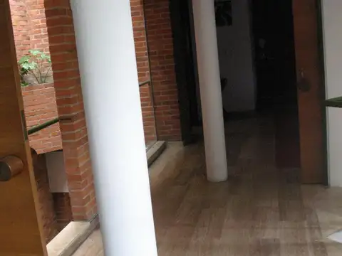Oficina 6 ambientes con 3 baños