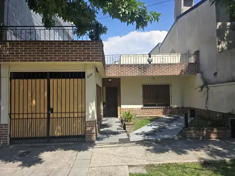 VENTA CASA MULTIFAMILIAR EN VILLA ADELINA