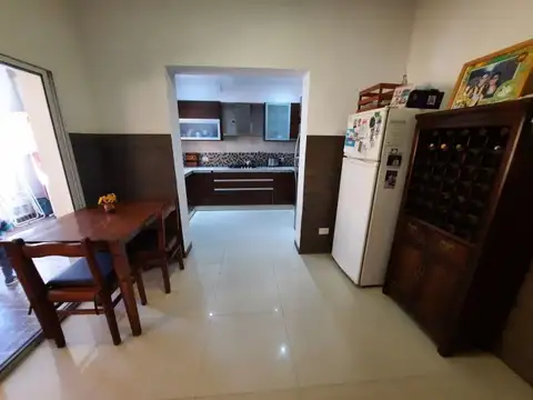 Casa 5 ambientes con 1 baño