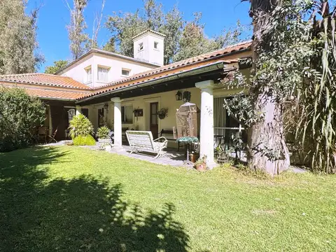 Casa 7 ambientes con 3 baños