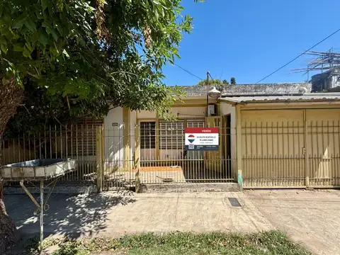 VENTA CASA 3 AMB LOTE PROPIO MORENO CON GARAGE 
