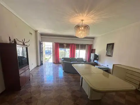 Casa en Alquiler en Ramos Mejia, USD 2.000