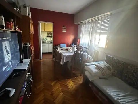 DPTO 2 AMB. CON COCINA SEPARADA PISO 14 VISTA ABIERTA EXCELENTE UBICACION