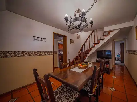 VENTA CASA 6 AMBIENTES HAEDO