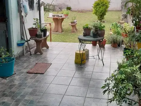 Río Negro e/ Guayama y Olayón