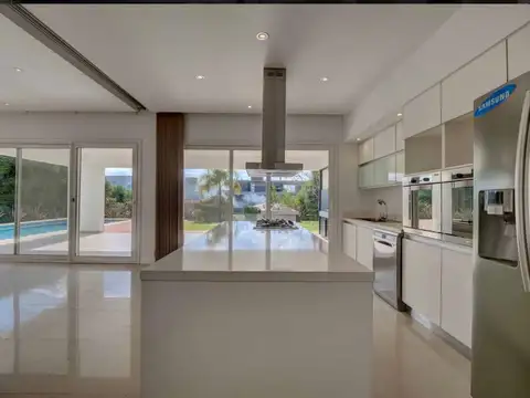 Casa en Venta de 5 dormitorios