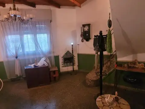 Casa en Venta con 3 cocheras