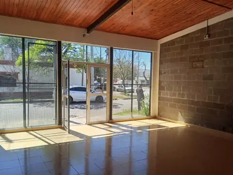 Local en Alquiler en Villa Mercedes, $ 500.000