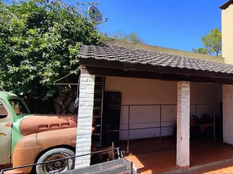 Casa en venta - 4 dormitorios 2 baños 3 cocheras - 180mts2 - Chascomus