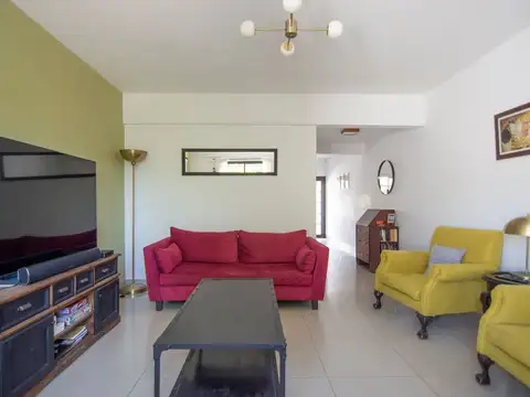 Venta Ph triplex de 4 amb. + play , patio y coch.