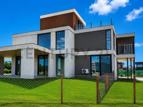 Venta Casa a Estrenar Nordelta Barrio Los Puentes 5 Ambientes + Dependencia + Playroom