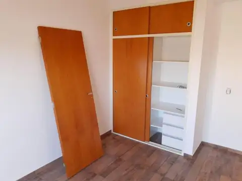 EXCELENTES TRIPLEX 4 AMBIENTES, COCHERA ESCUCHA OFERTA