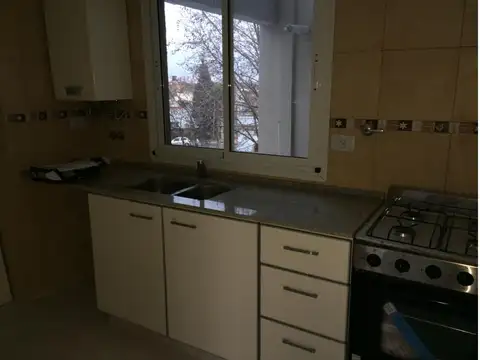 Depto. 2 Amb. Excelente Ubicación - R. de Escalada.