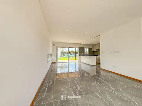 VENTA | PERMUTA - Casa 2 Dormitorios, comodín y galeria  - Tierra de Sueños 2, Roldán.