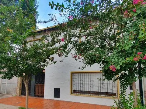 CASA FRENTE COCHERA JARDIN 146M2 PLANO MENSURA APTA CREDITO