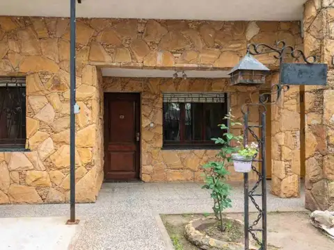 PH al Frente Planta Baja con Patio Apto Crédito