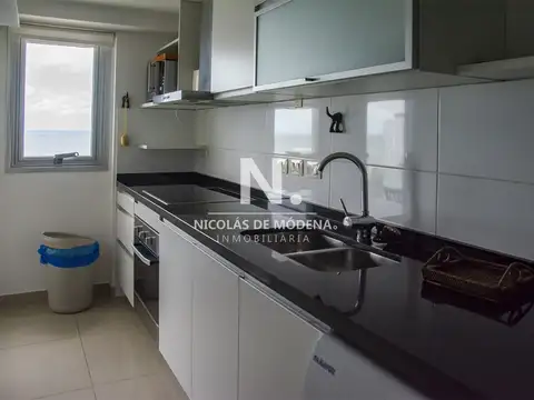 Vende apartamento de 3 dormitorios en Wind Tower, piso alto con vista al mar , Punta del Este