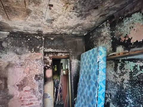 Casa 3 ambientes con 1 baño