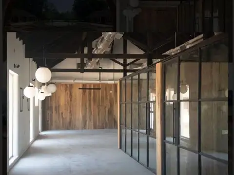 Presidente Derqui esquina La Golondrina