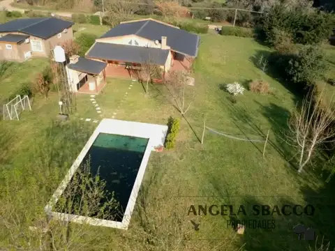 Quinta en Venta con 1 cochera