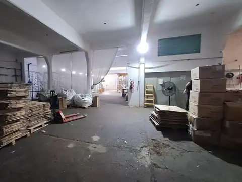 Galpón 870m² s/Lote 24*50 Fza. Motriz T2 Playon Maniobras ámplio