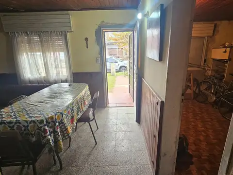 Casa 3 ambientes con 2 baños