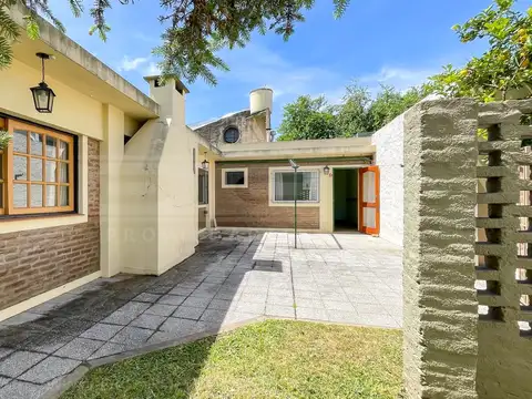 Casa 2 ambientes con 1 baño