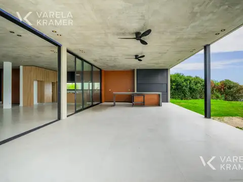 Casa 7 ambientes con 6 baños
