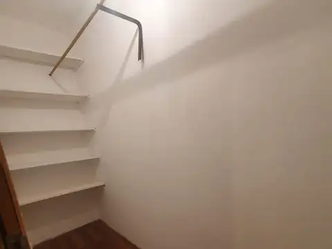 Depto Tipo Casa en Venta 40 años