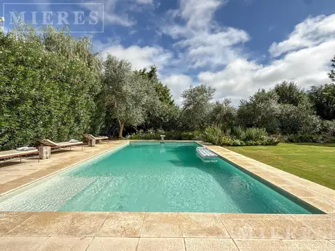 Casa en venta en El Tono, Pilara