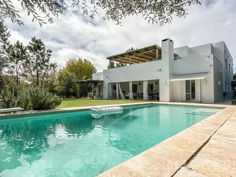 Casa en venta en El Tono, Pilara