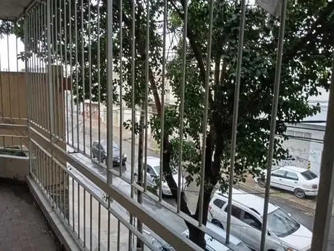 Avenida Mitre 3400, Piso 1