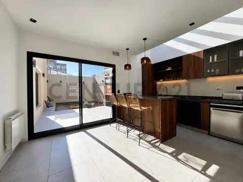 Casa 3 ambientes con 1 baño