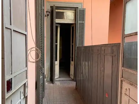 Casa 9 ambientes con 4 baños