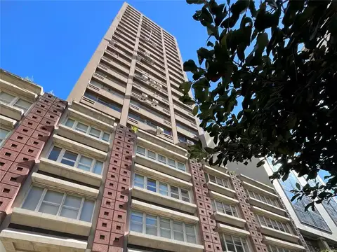 Maipu al 942 Piso 5º cFte, e/Paraguay y M T de Alvear