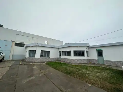 VENTA BASE CON GALPON Bº INDUSTRIAL SOBRE RUTA 3